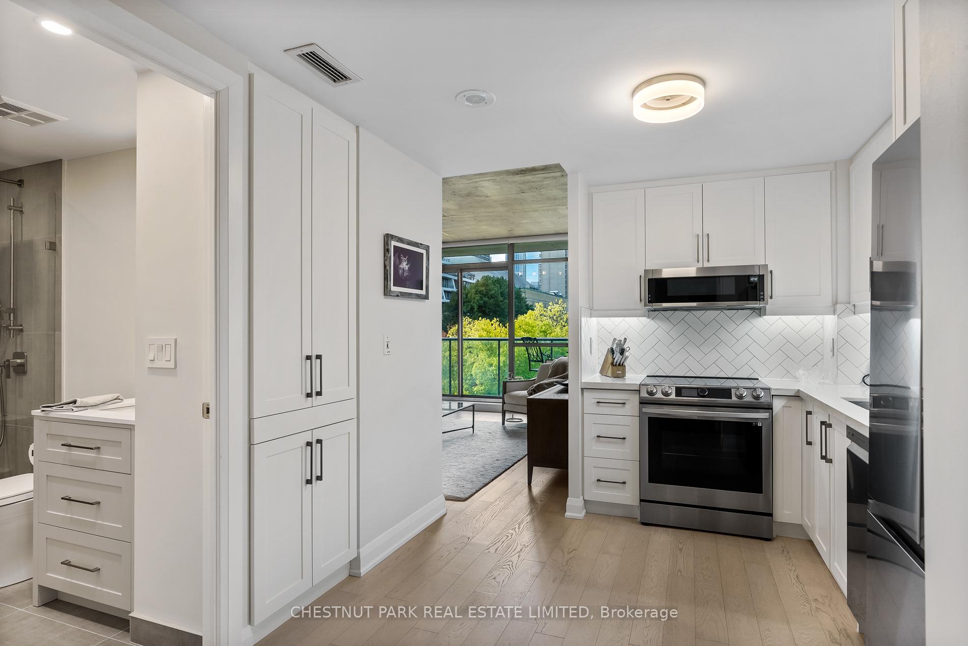 2 Bedrooms Condo at 285 Mutual, Toronto For sale