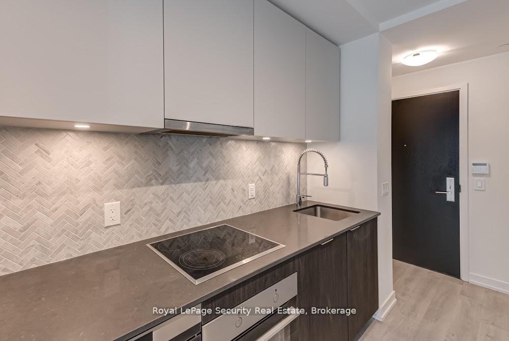 1 Bedroom Condo at 158 Front, Toronto For sale