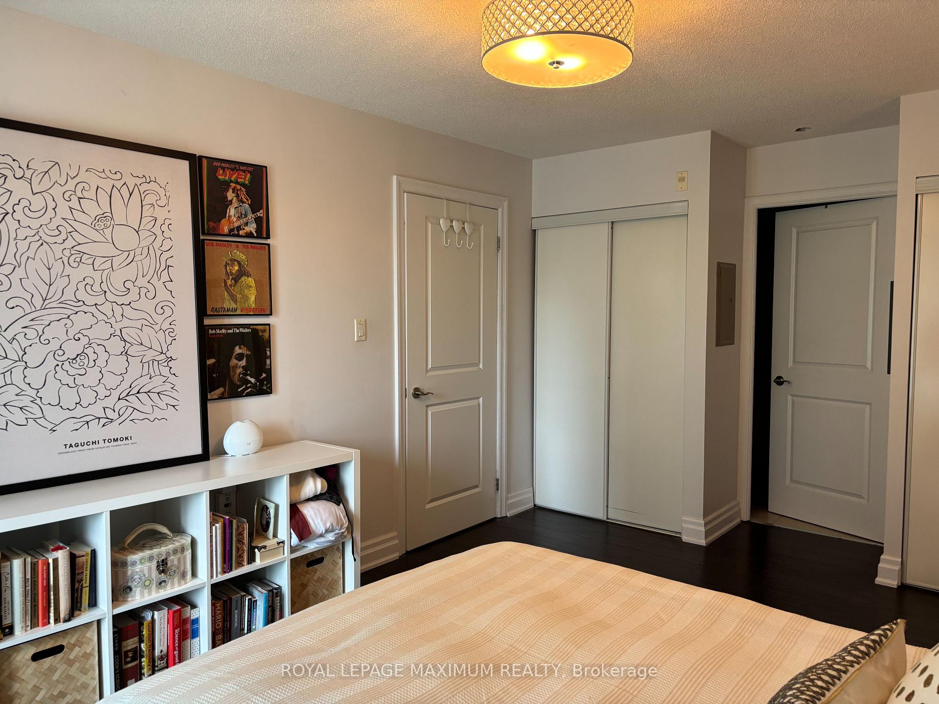 2 Bedrooms Condo at 920 Sheppard, Toronto For sale