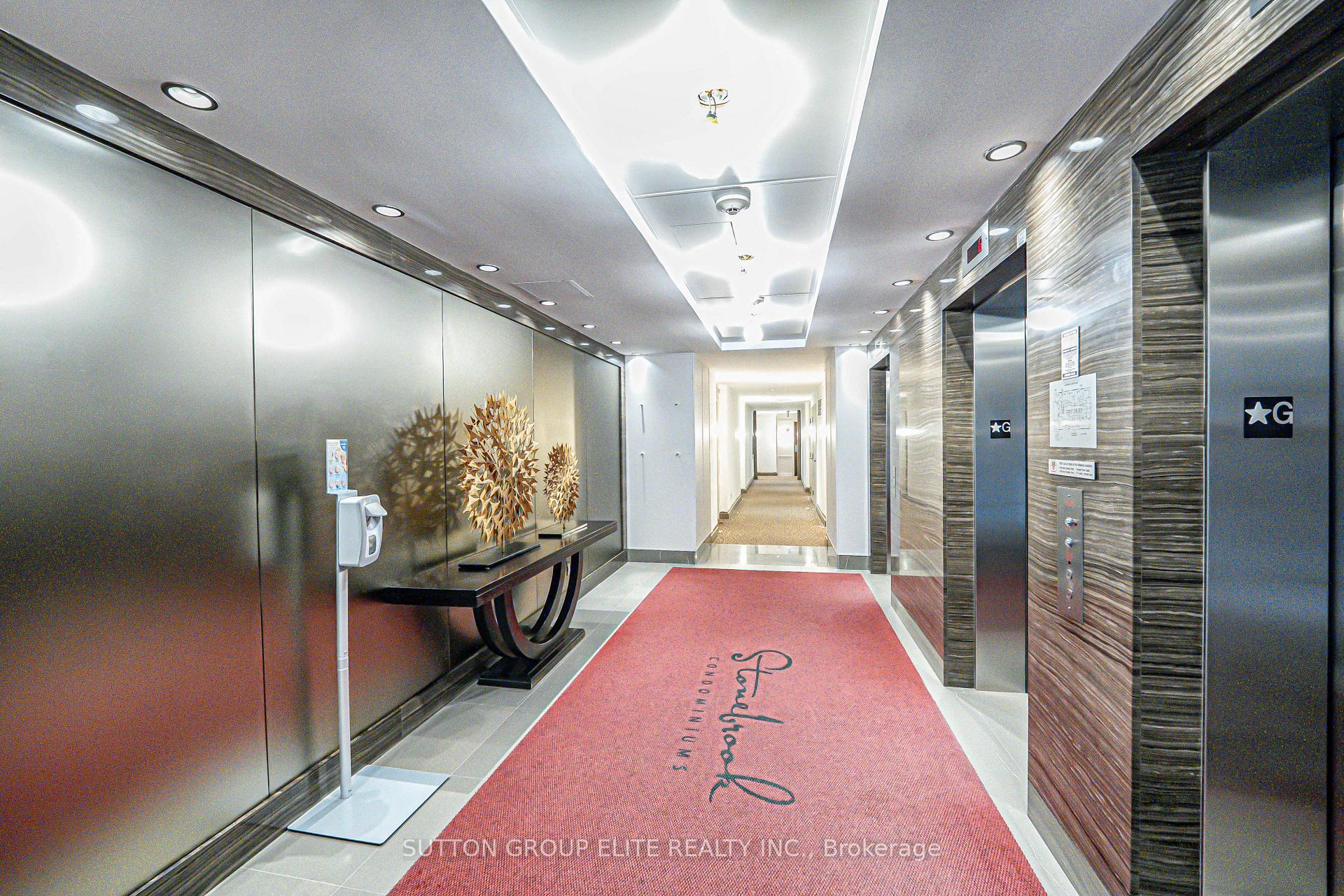 2 Bedrooms Condo at 1055 Southdown,  Mississauga For sale