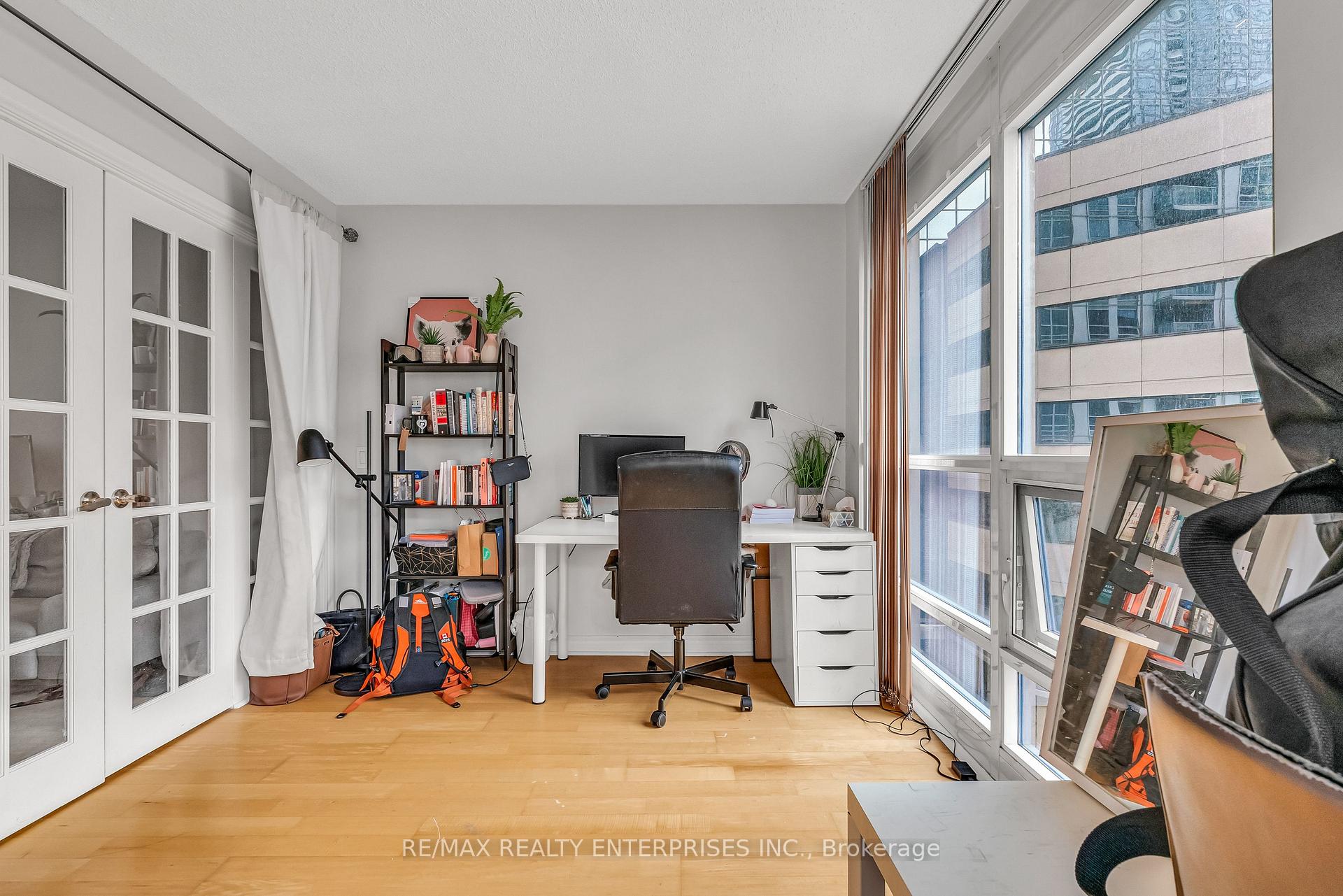 2 Bedrooms Condo at 763 Bay, Toronto For sale
