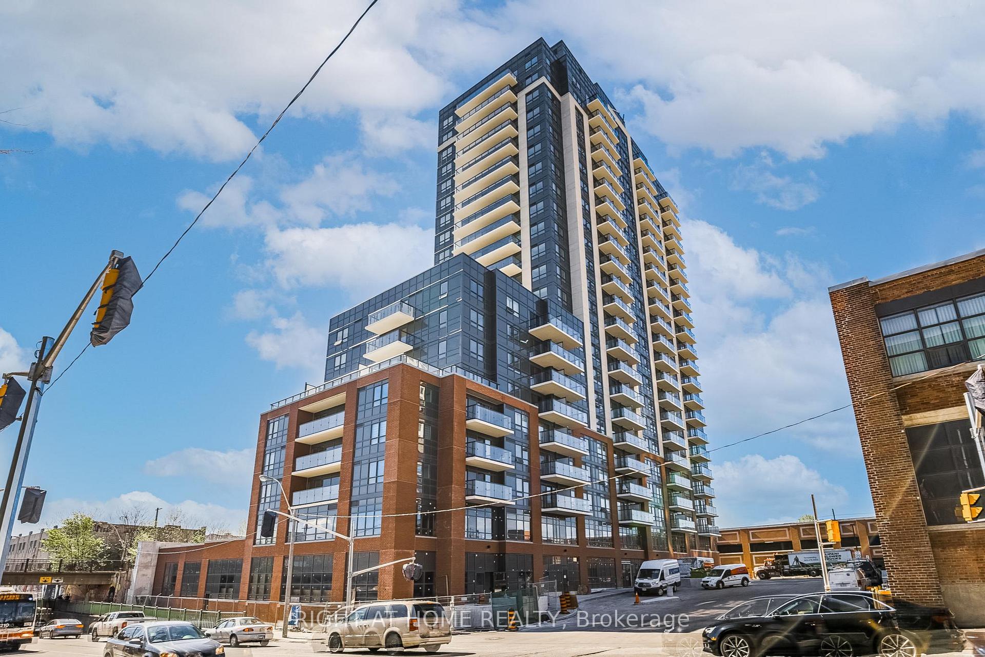 2 Bedrooms Condo at 1420 Dupont, Toronto For sale