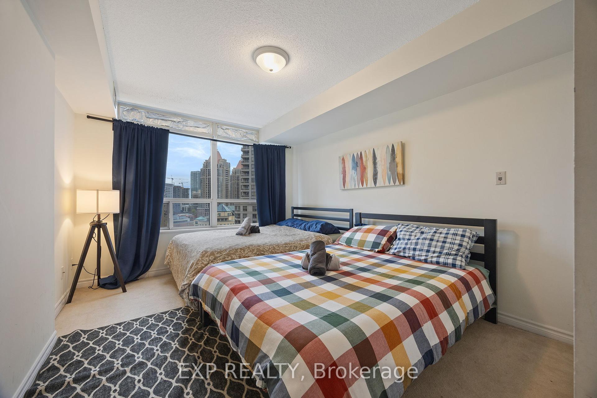 2 Bedrooms Condo at 3880 Duke Of York, Mississauga For sale
