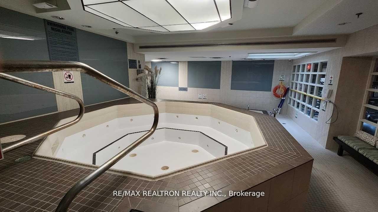 1 Bedroom Condo at 7 Broadway, Toronto For sale