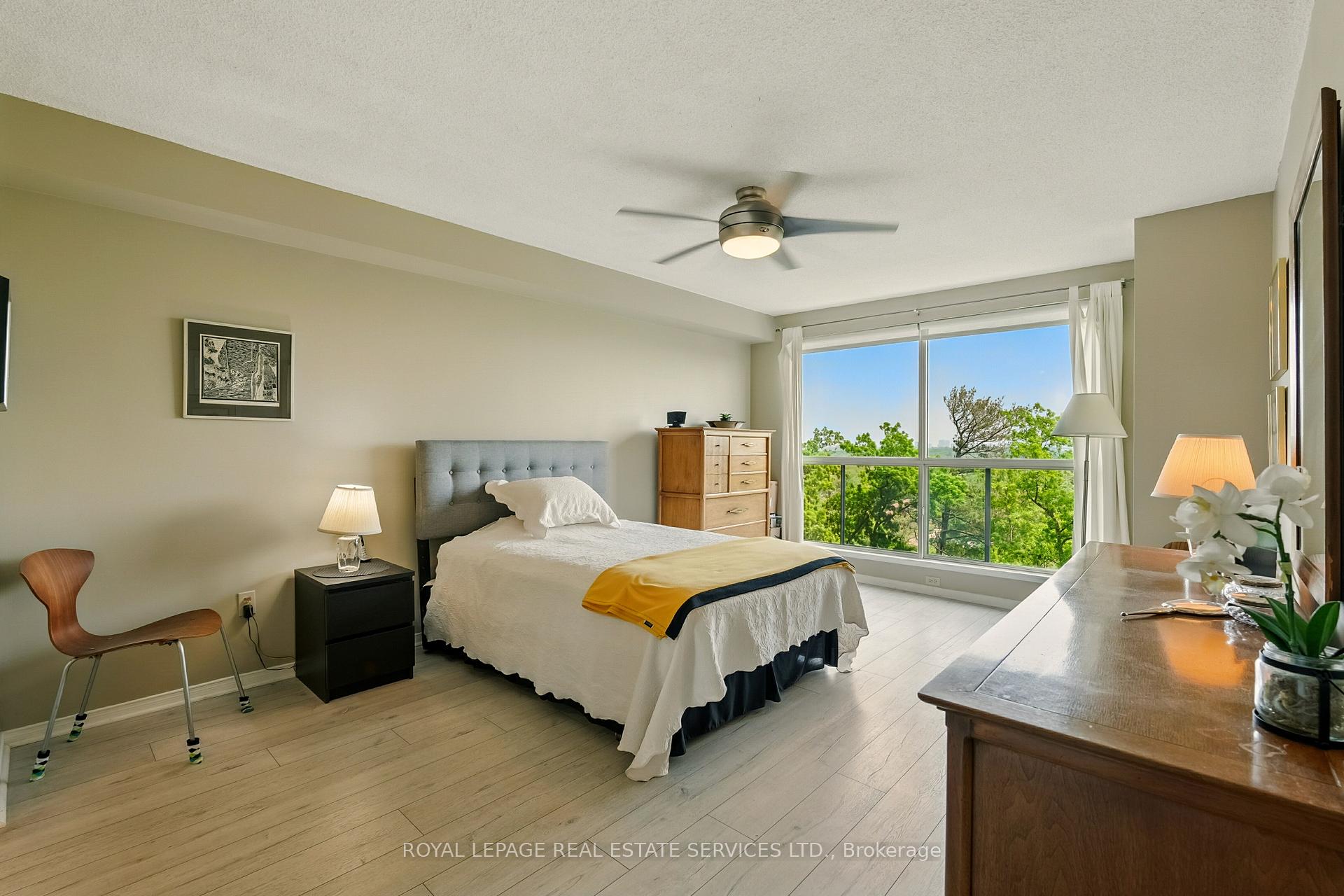 1 Bedroom Condo at 2155 Burnhamthorpe, Mississauga For sale