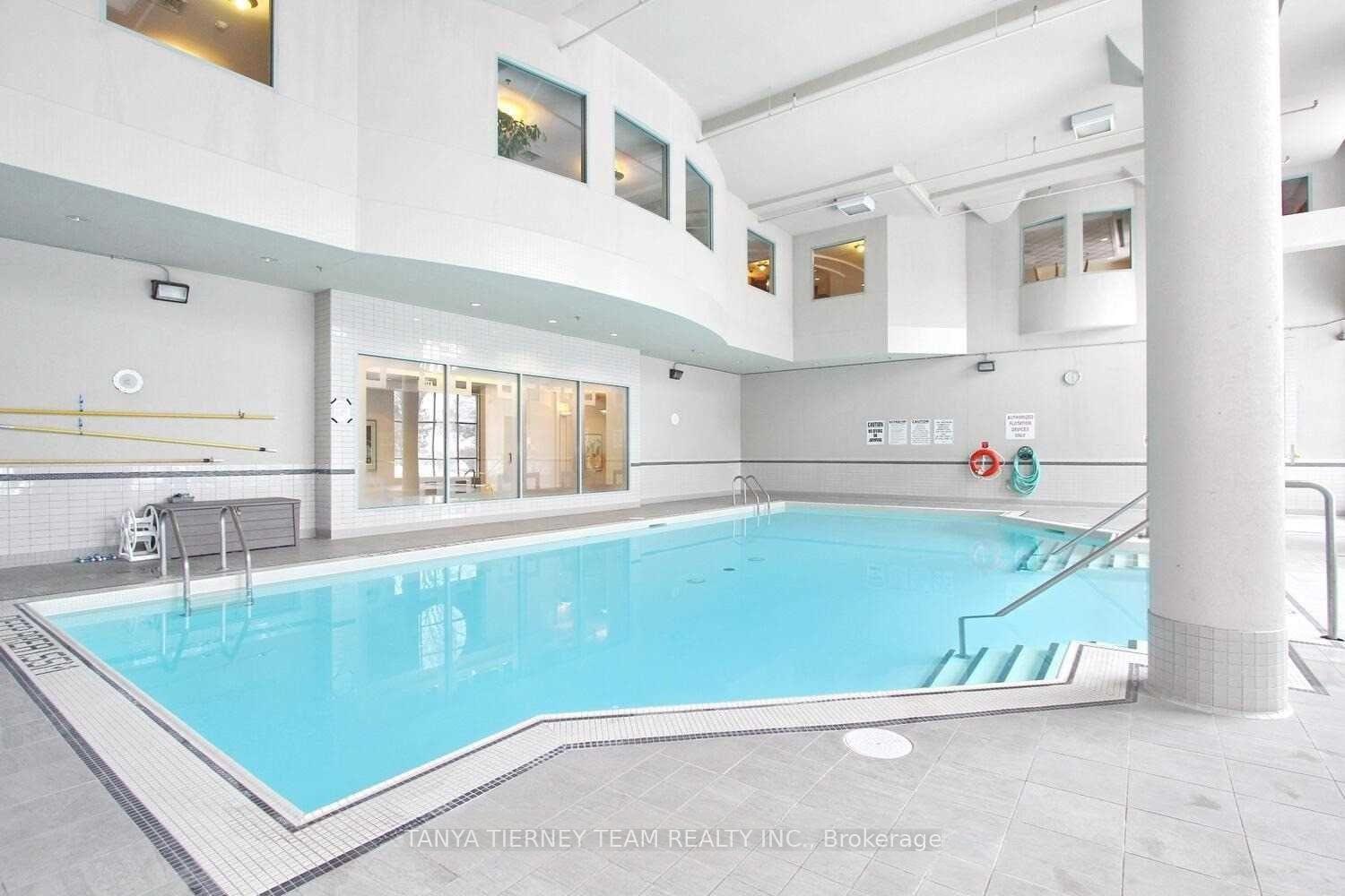 2 Bedrooms Condo at 68 Corporate, Toronto For sale