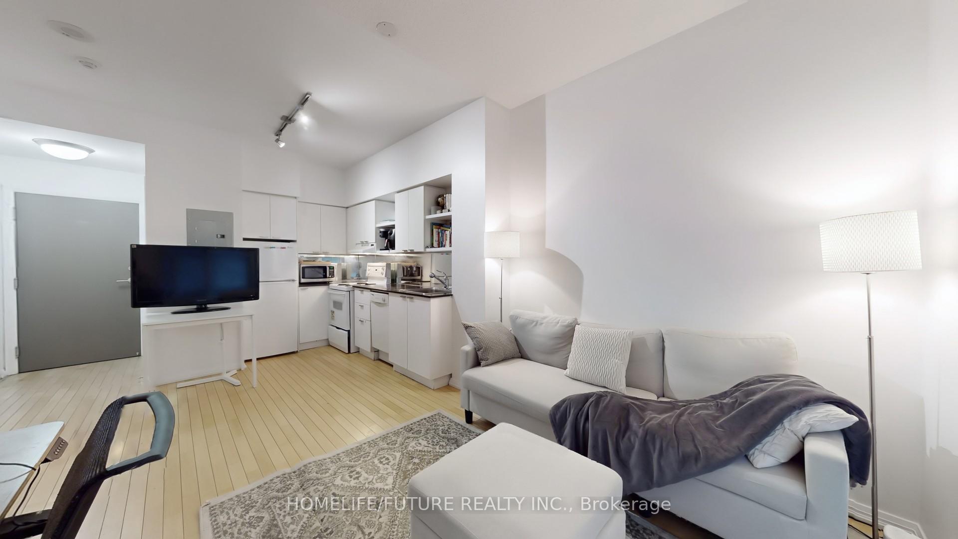 1 Bedroom Condo at 35 Hayden, Toronto For sale