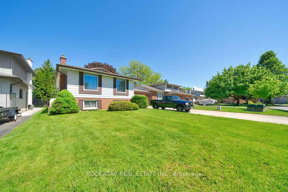 13 Meadowbrook
