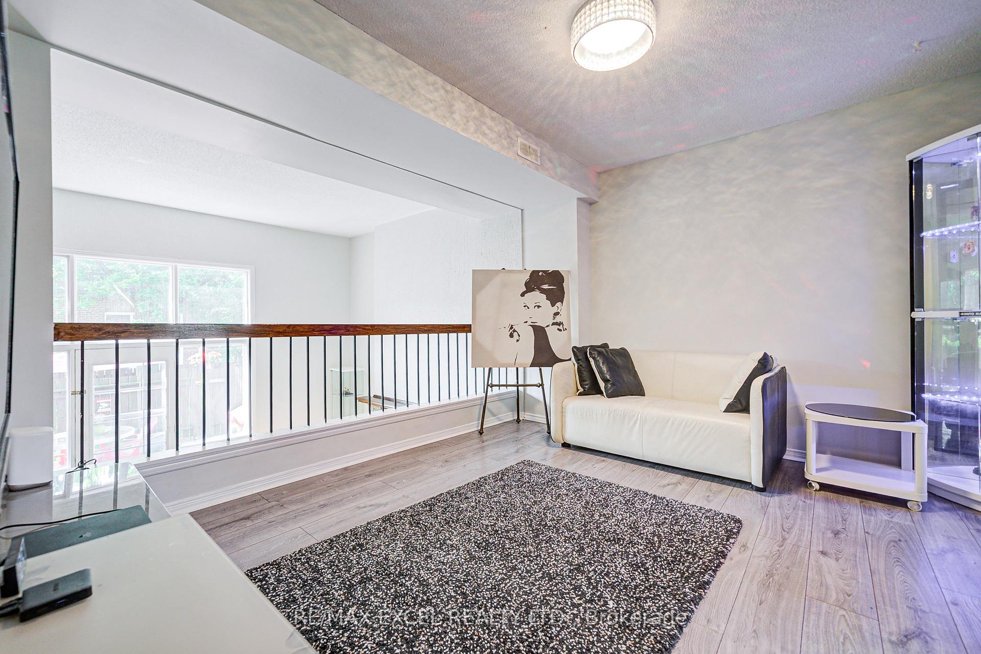 3 Bedrooms Condo at 20 Crockamhill, Toronto For sale