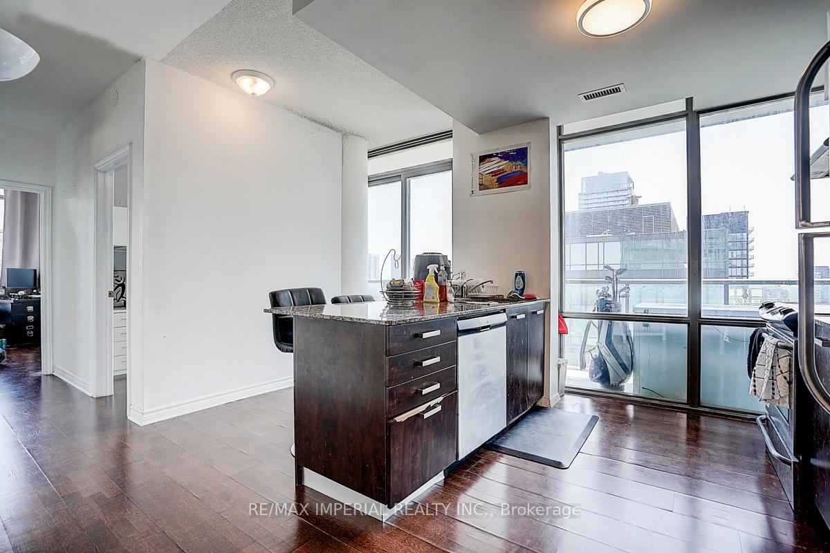 4 Bedrooms Condo at 832 Bay, Toronto For sale