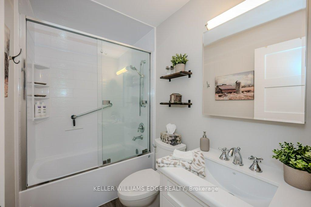 2 Bedrooms Condo at 1150 Parkwest, Mississauga For sale
