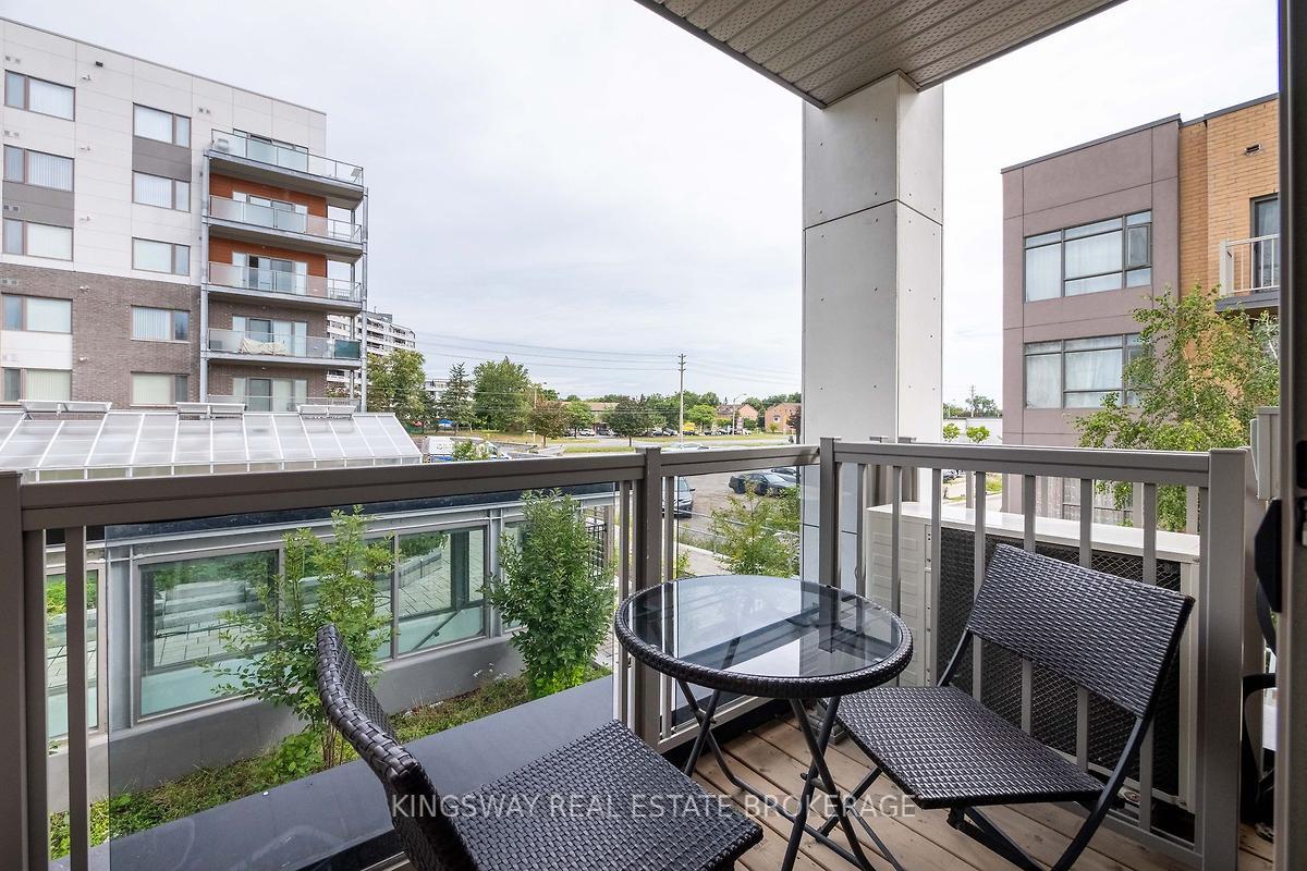 3 Bedrooms Condo at 70 Orchid Place,  Toronto For sale