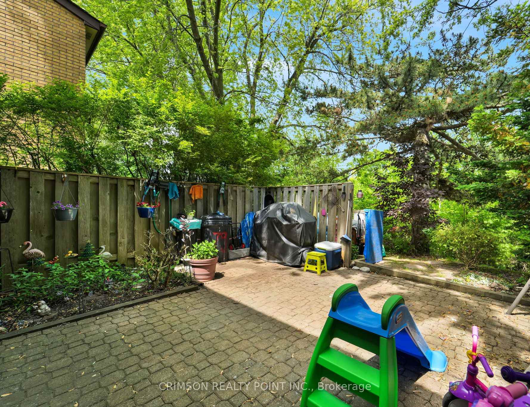 3 Bedrooms Condo at 25 Brimwood, Toronto For sale