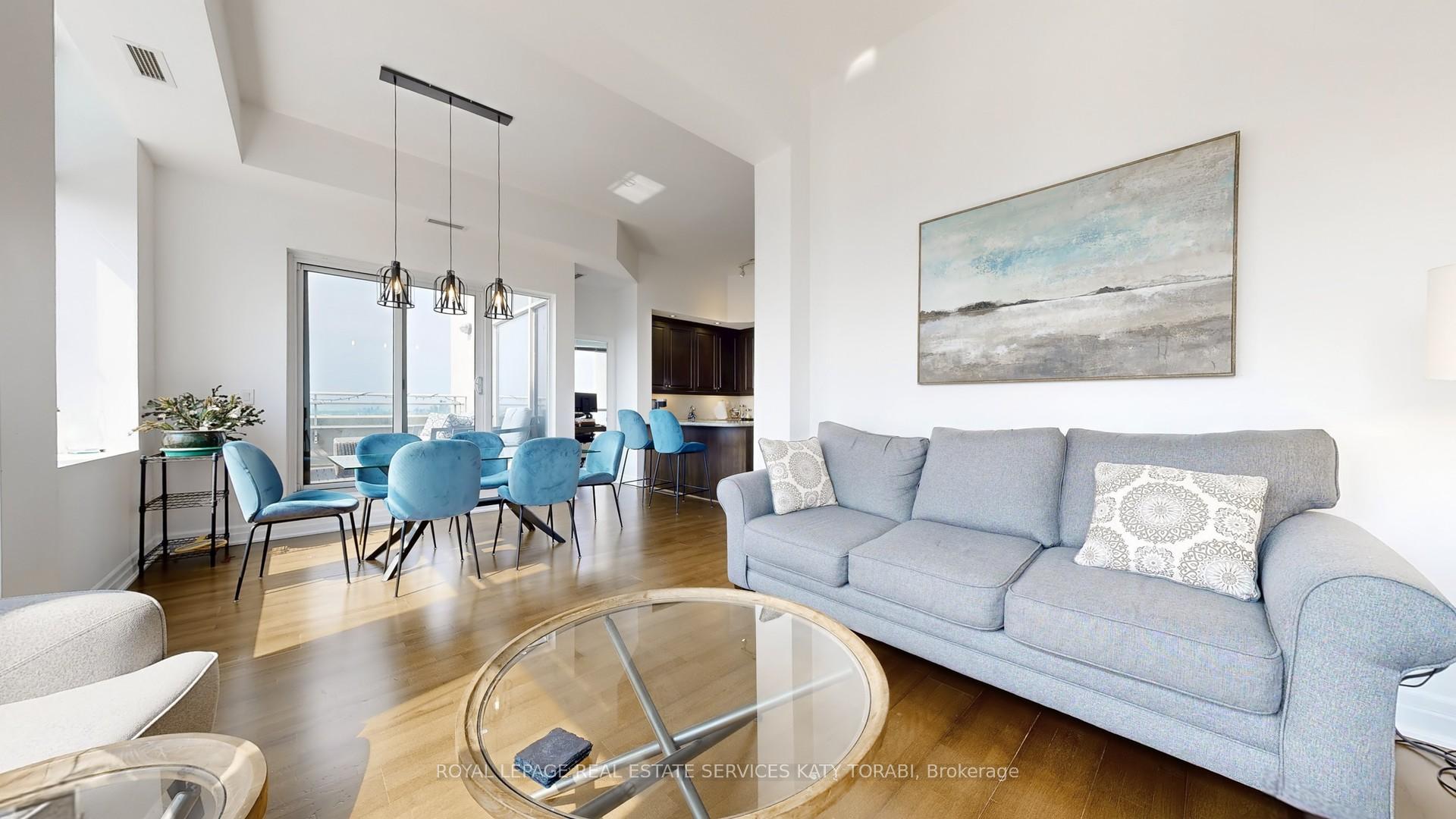 3 Bedrooms Condo at 628 Fleet, Toronto For sale