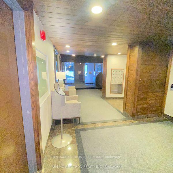 2 Bedrooms Condo at 349 St Clair, Toronto For sale