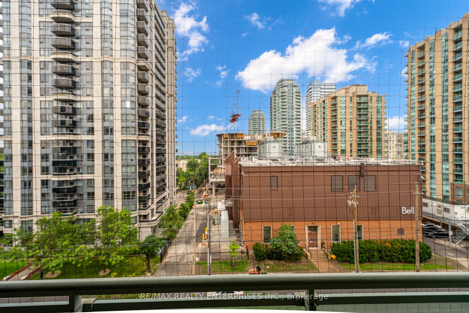 2 Bedrooms Condo at 29 Pemberton, Toronto For sale