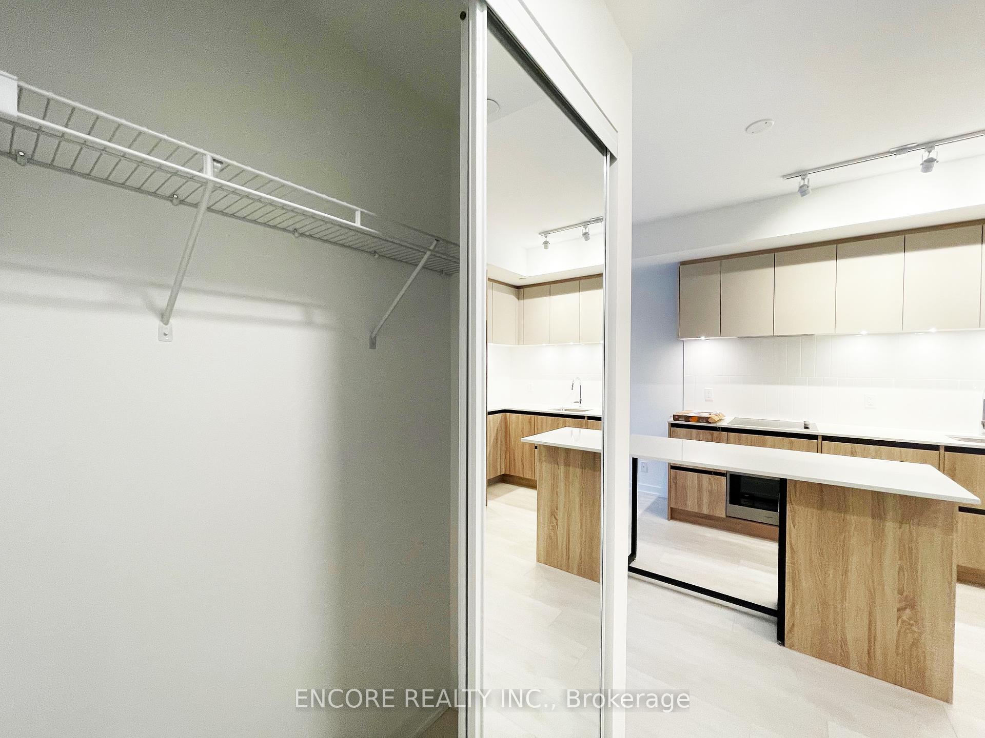 1 Bedroom Condo at 7950 Bathurst,  Vaughan For sale