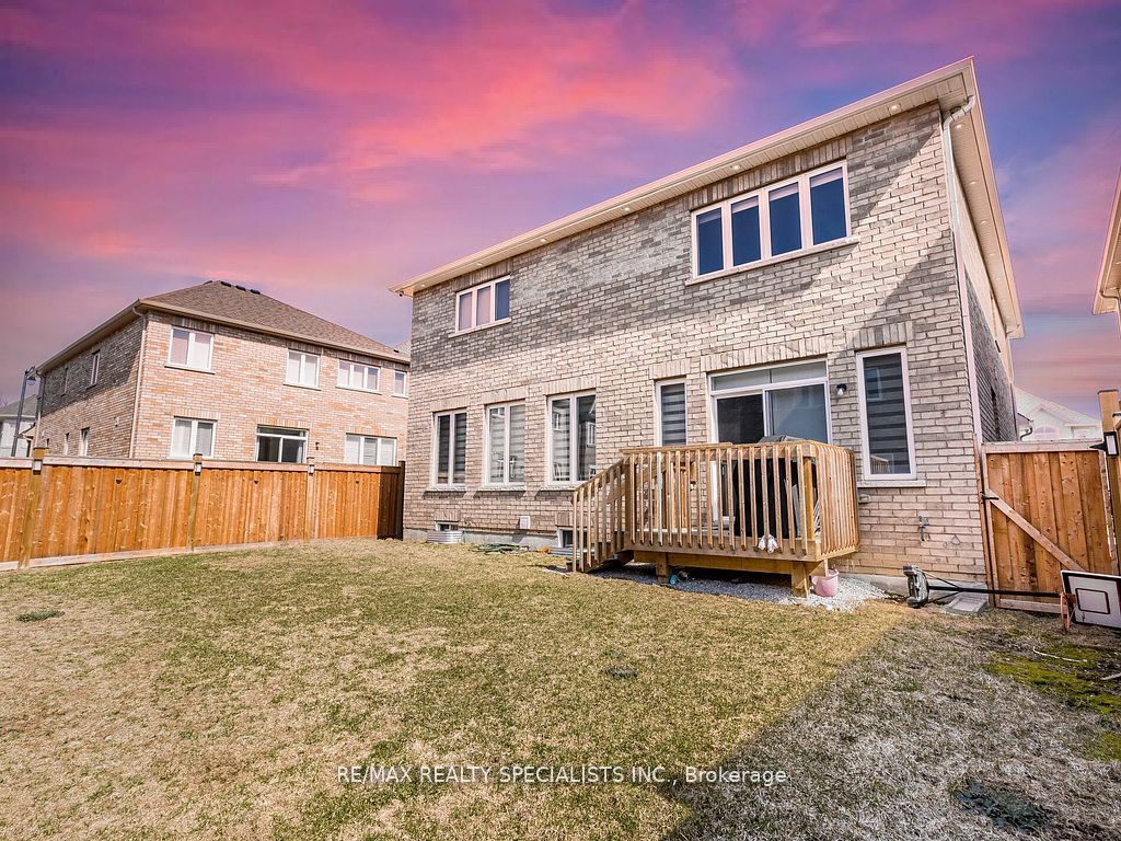 11 Elverton Crescent