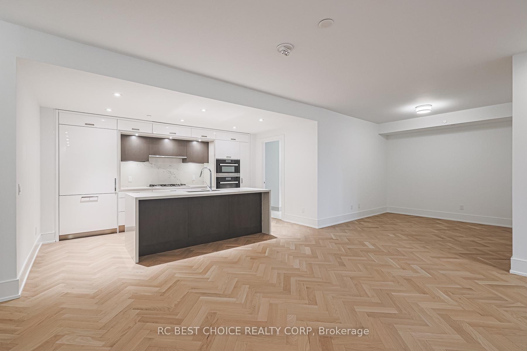 3 Bedrooms Condo at 455 Wellington, Toronto For sale