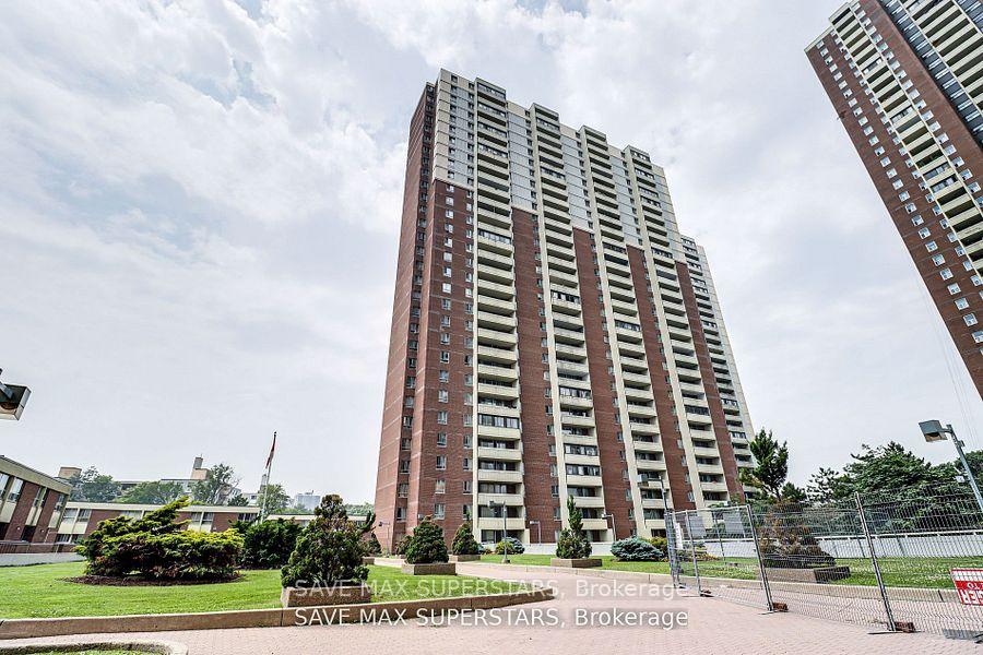 2 Bedrooms Condo at 1 Massey, Toronto For sale