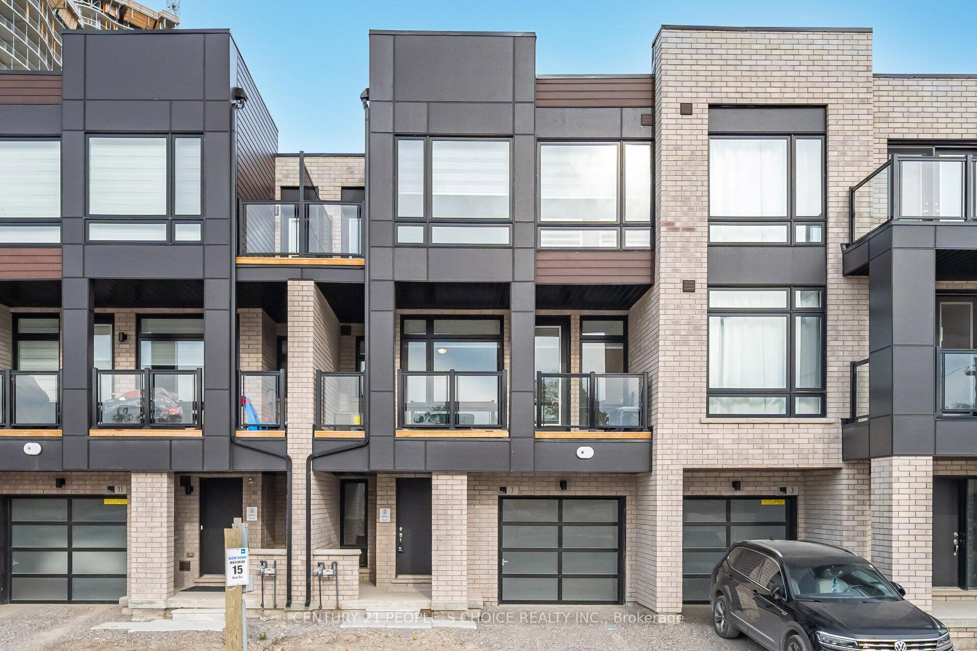 3 Bedrooms Condo at 7 Chiffon, Vaughan For sale
