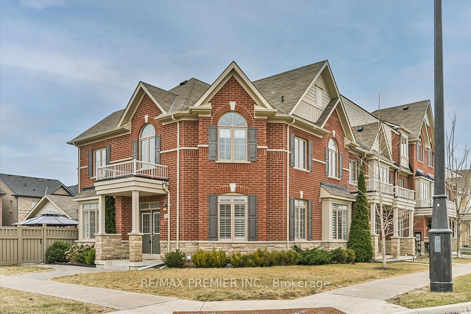 111 East's Corners