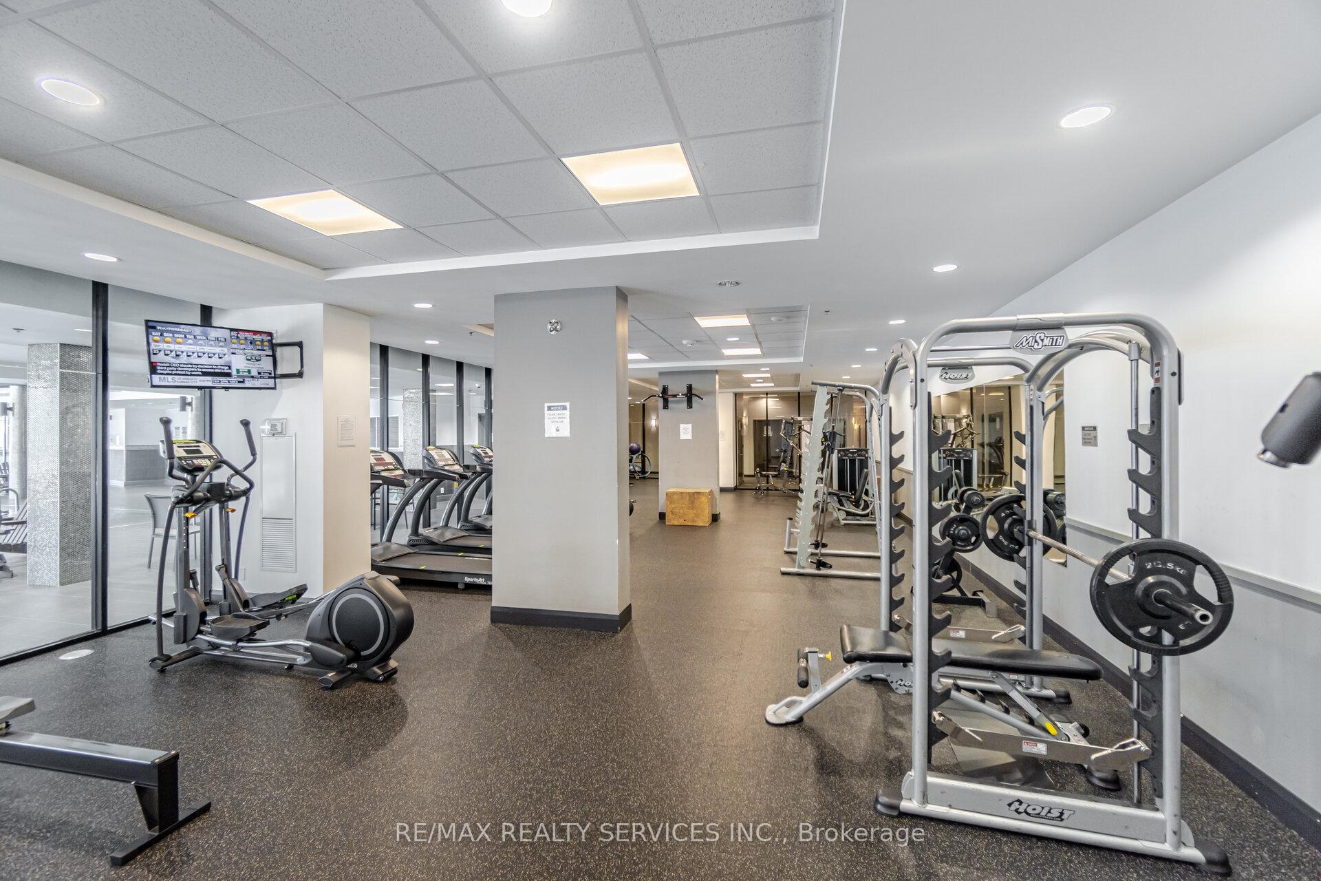 3 Bedrooms Condo at 2900 Highway 7, Vaughan For sale