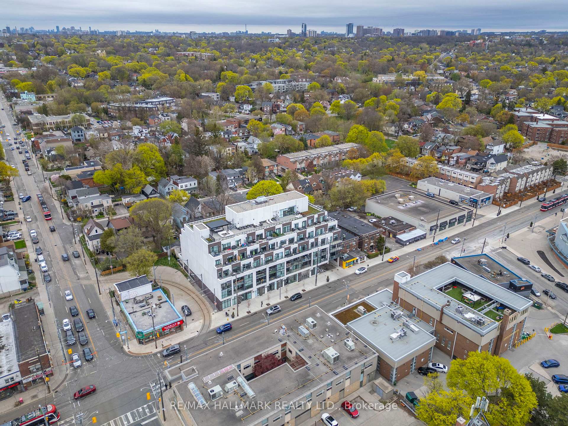 3 Bedrooms Condo at 1630 Queen, Toronto For sale