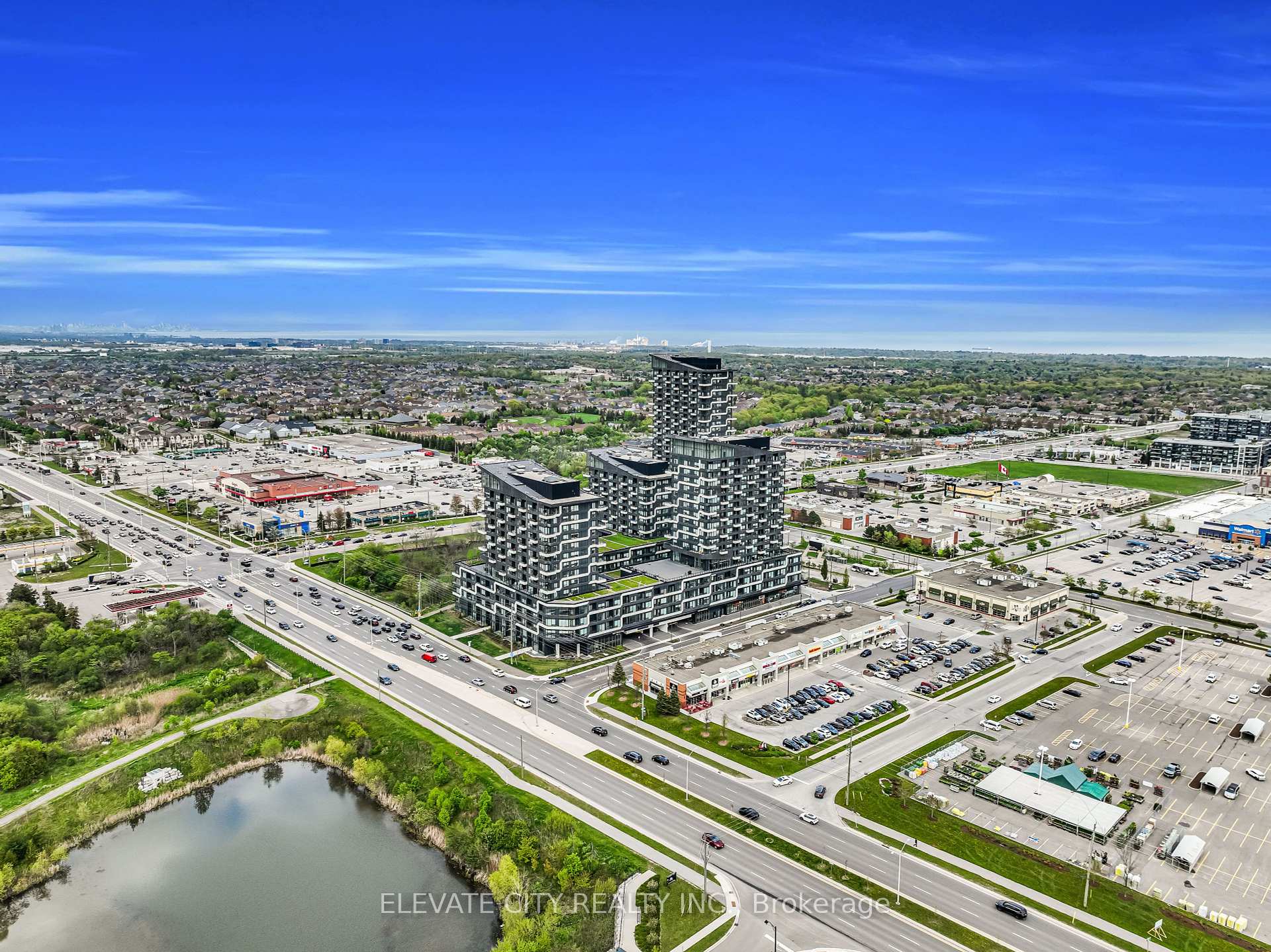 2 Bedrooms Condo at 2489 Taunton, Oakville For sale