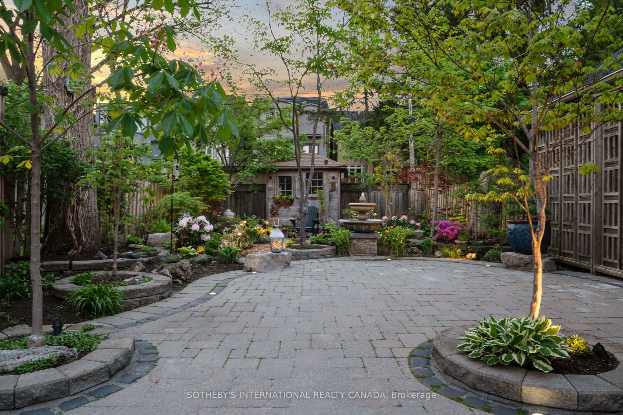 420 Hillsdale Avenue, Toronto, ON M4T 1E8