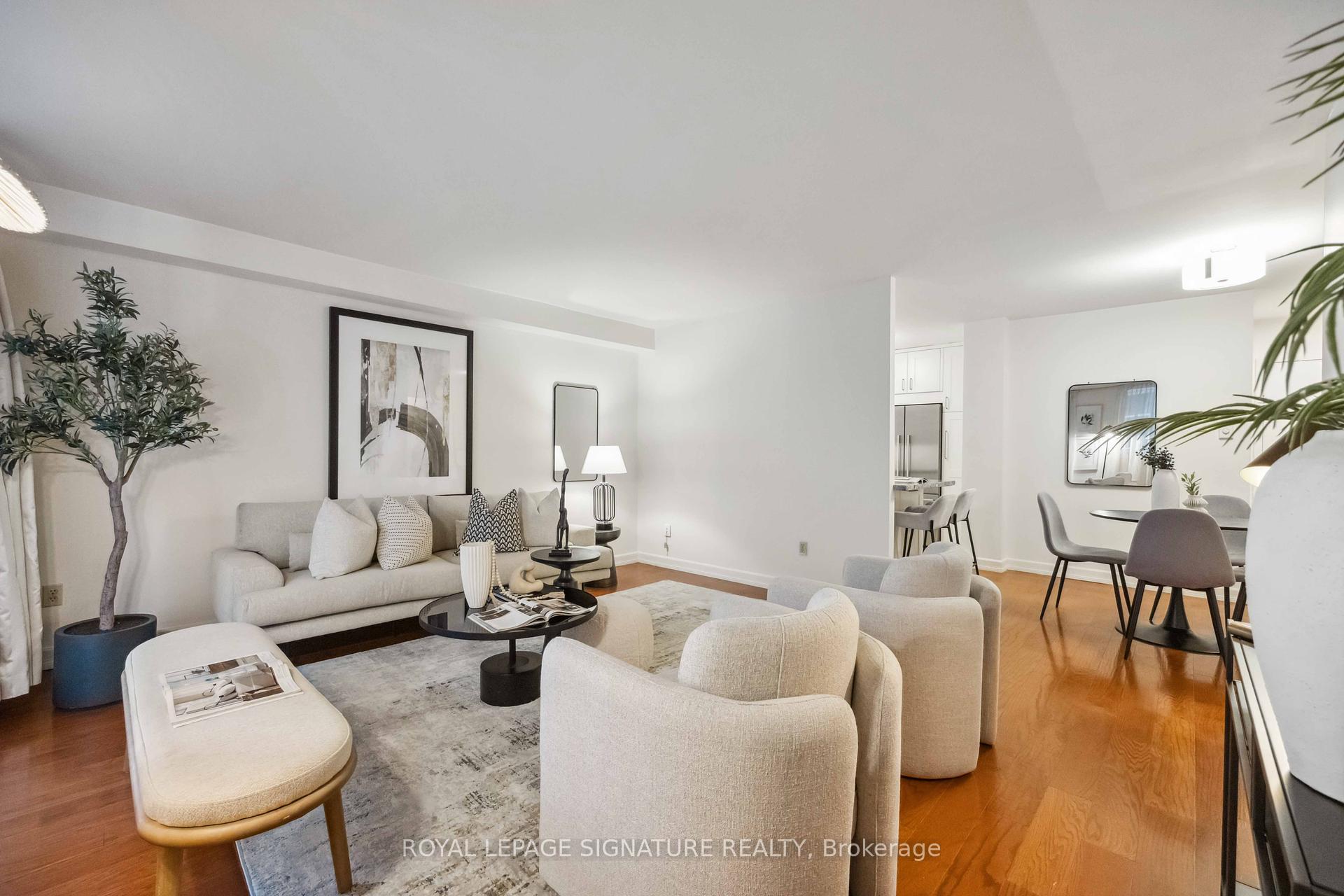 2 Bedrooms Condo at 212 St. George, Toronto For sale