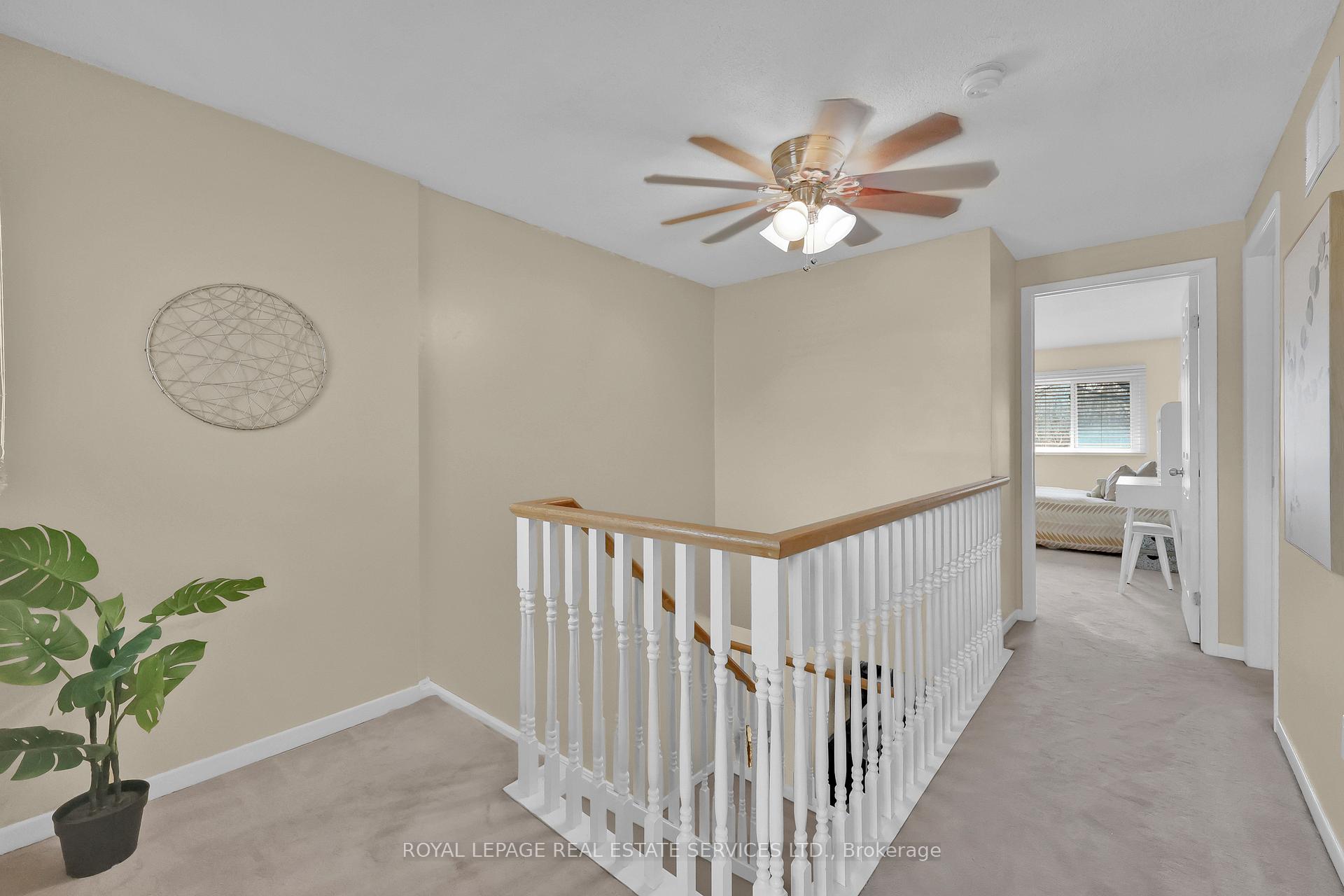 3 Bedrooms Condo at 3125 Fifth, Mississauga For sale
