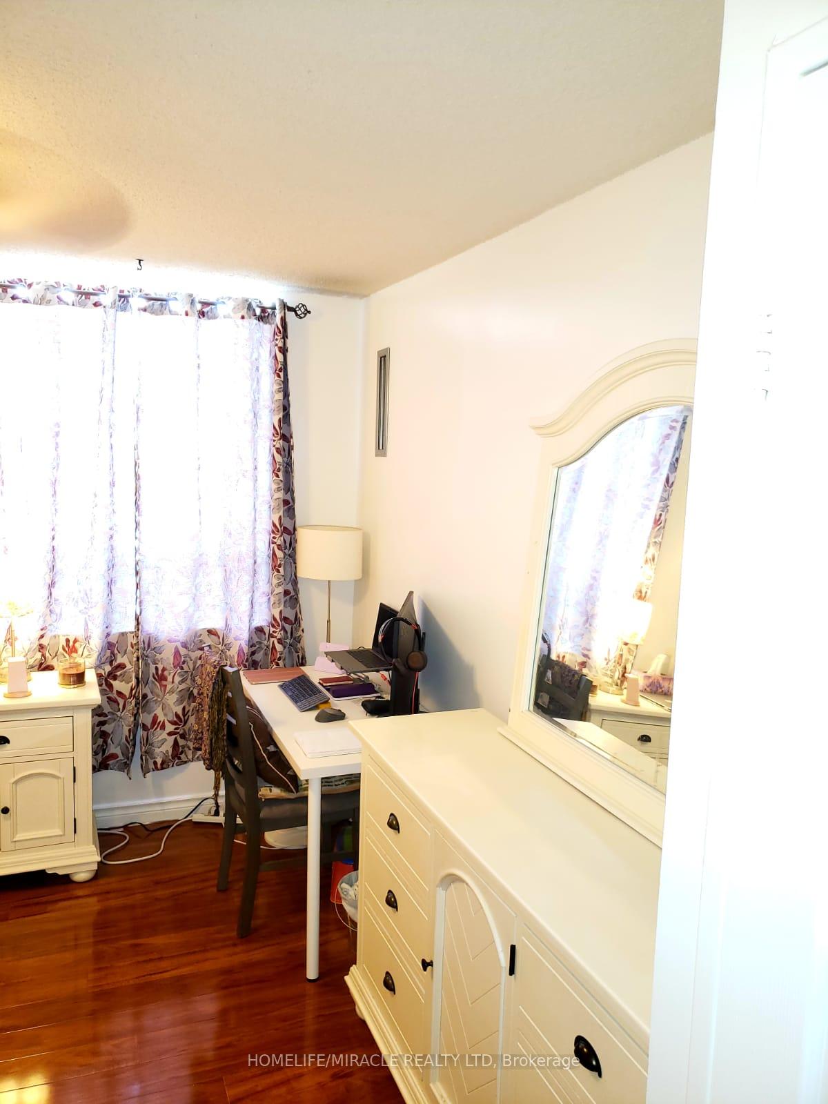 2 Bedrooms Condo at 121 Trudelle, Toronto For sale