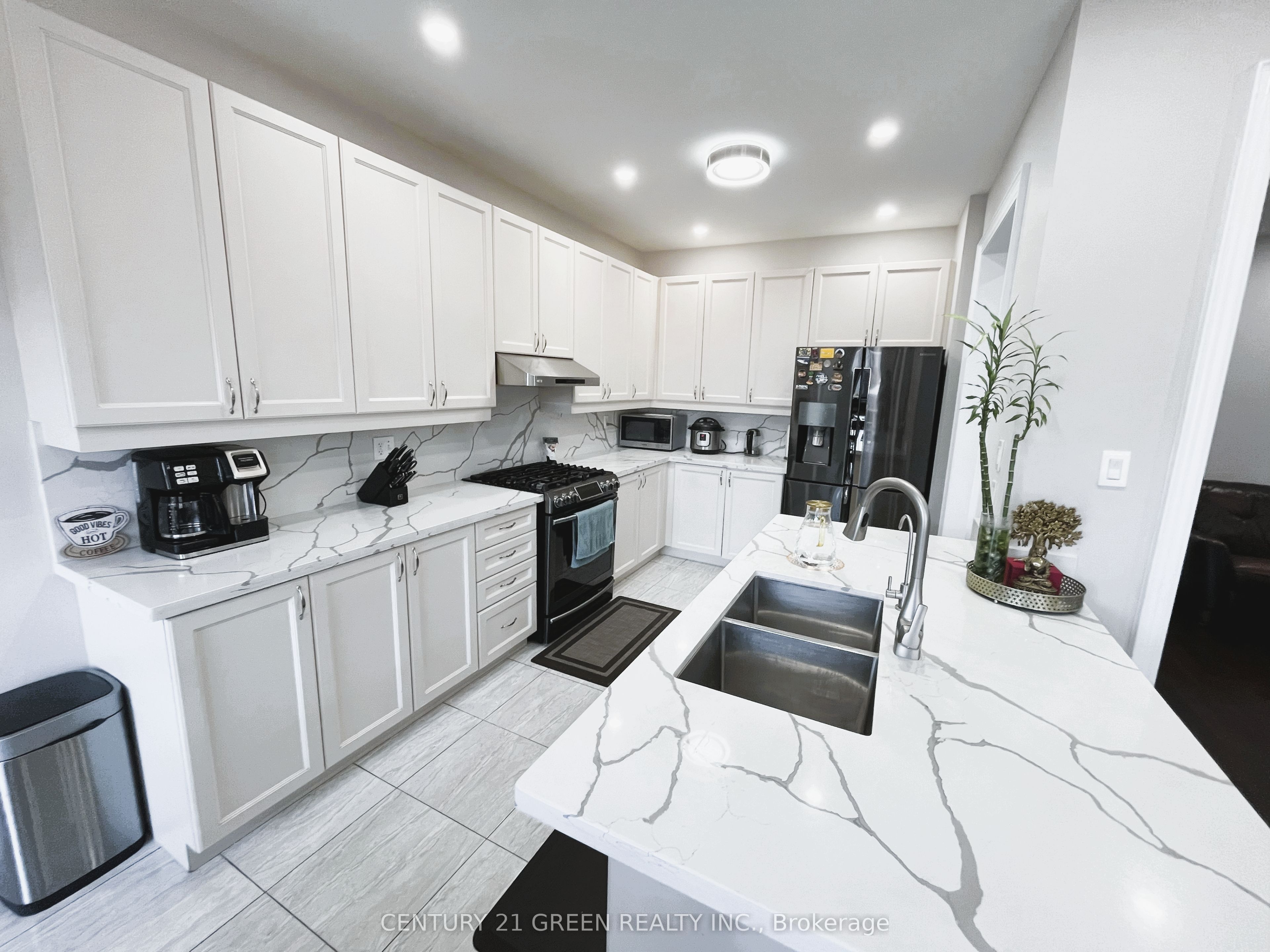 199 Windfields Farm Drive W