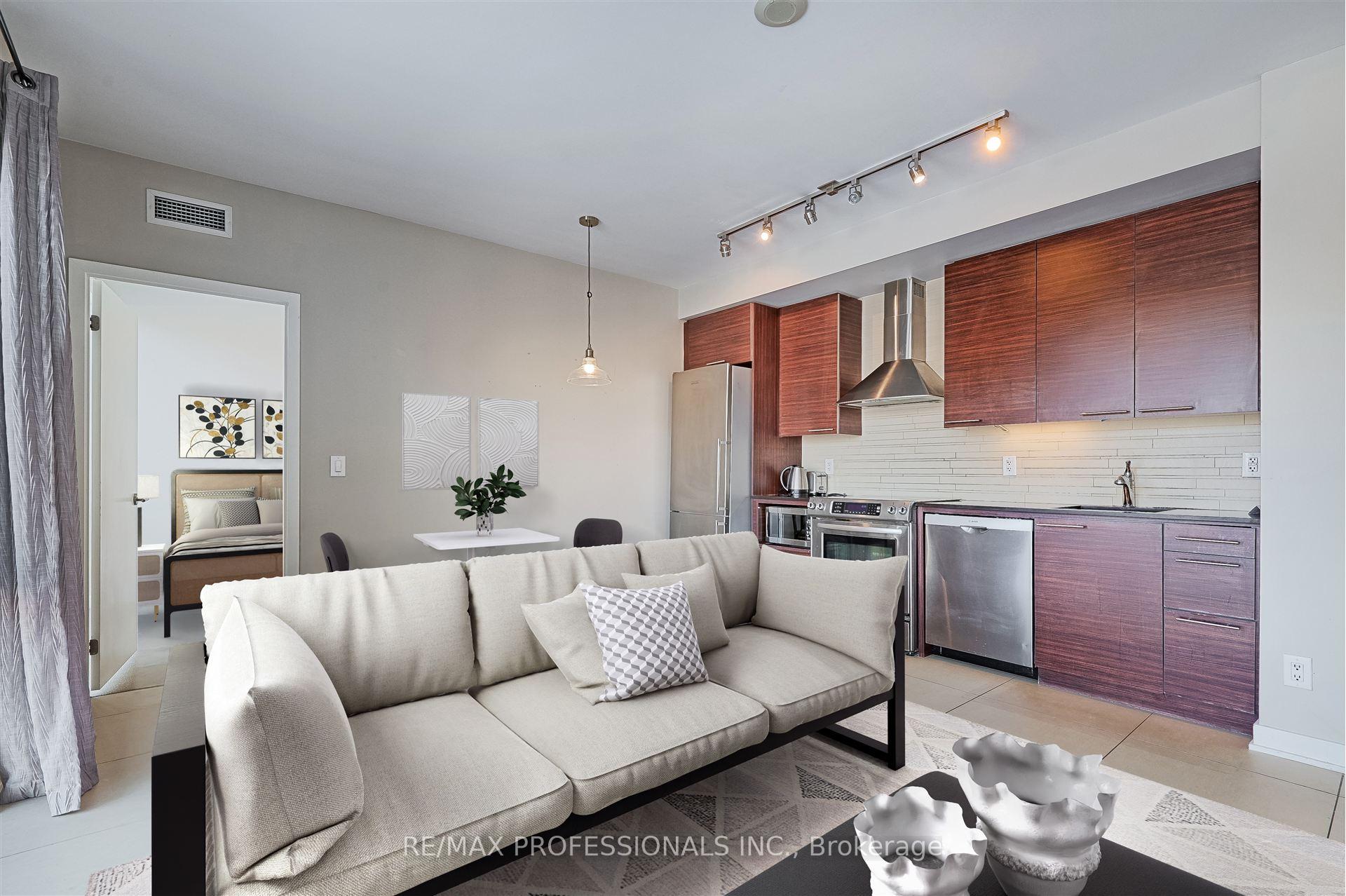 2 Bedrooms Condo at 3 Market, Toronto For sale