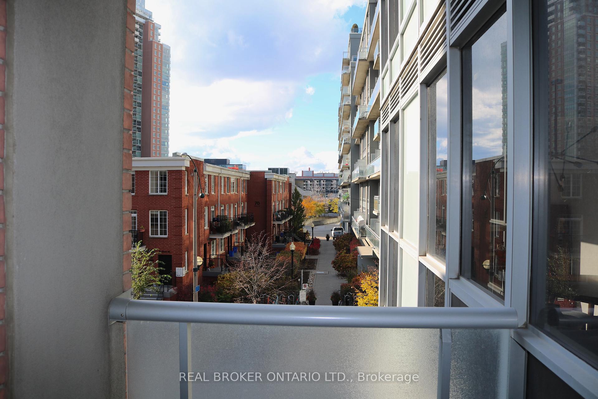 2 Bedrooms Condo at 1005 King, Toronto For sale