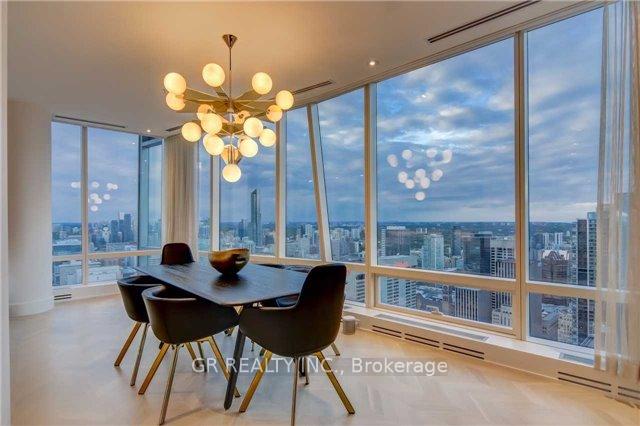 3 Bedrooms Condo at 180 University,  Toronto For sale