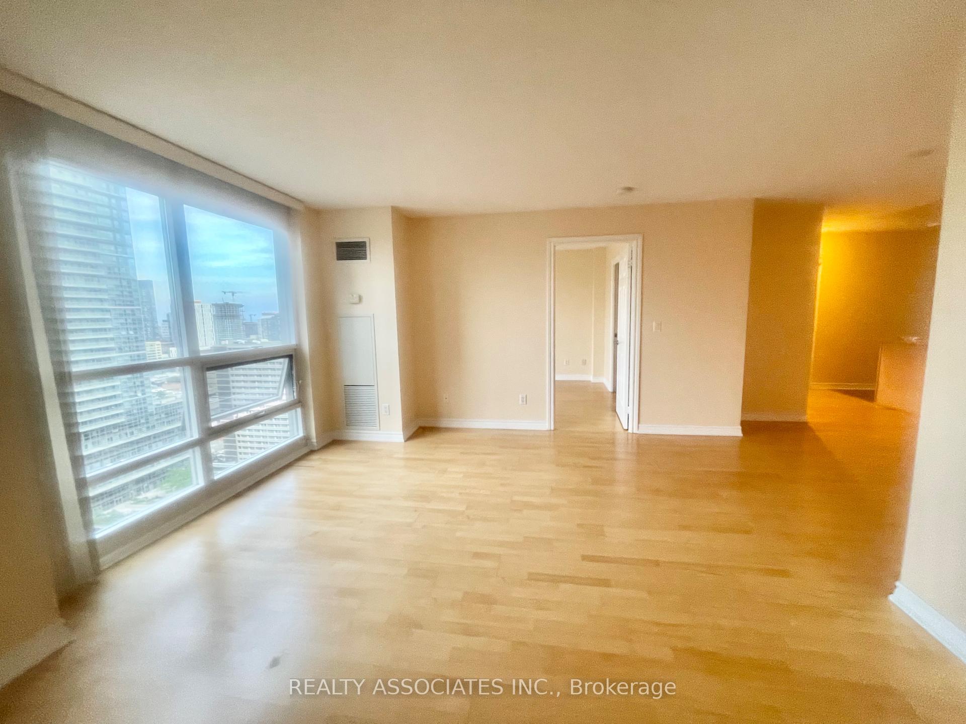 3 Bedrooms Condo at 761 Bay, Toronto For sale