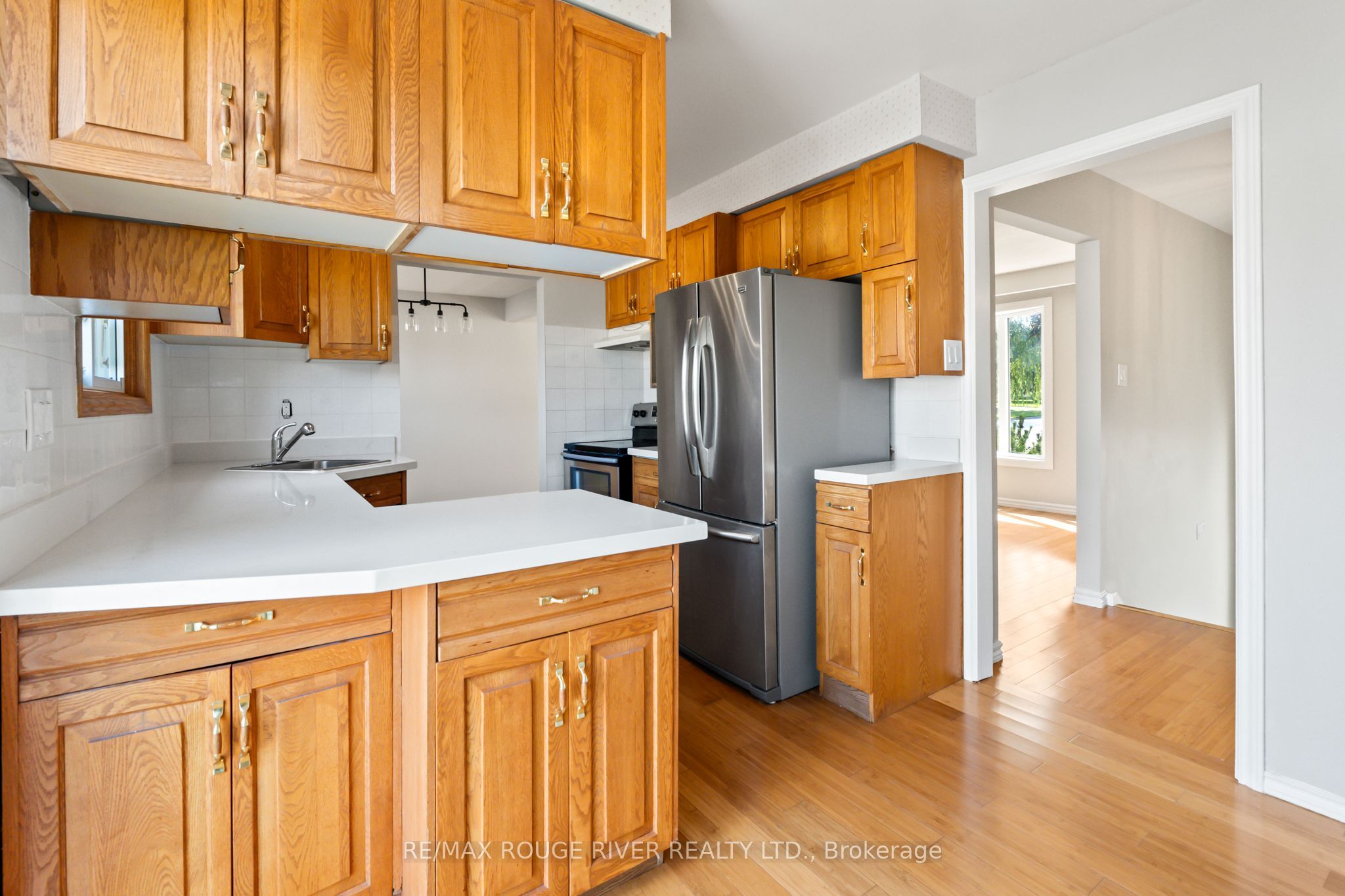 1 Applewood Crescent