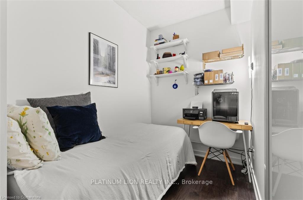 2 Bedrooms Condo at 5260 Dundas,  Burlington For sale