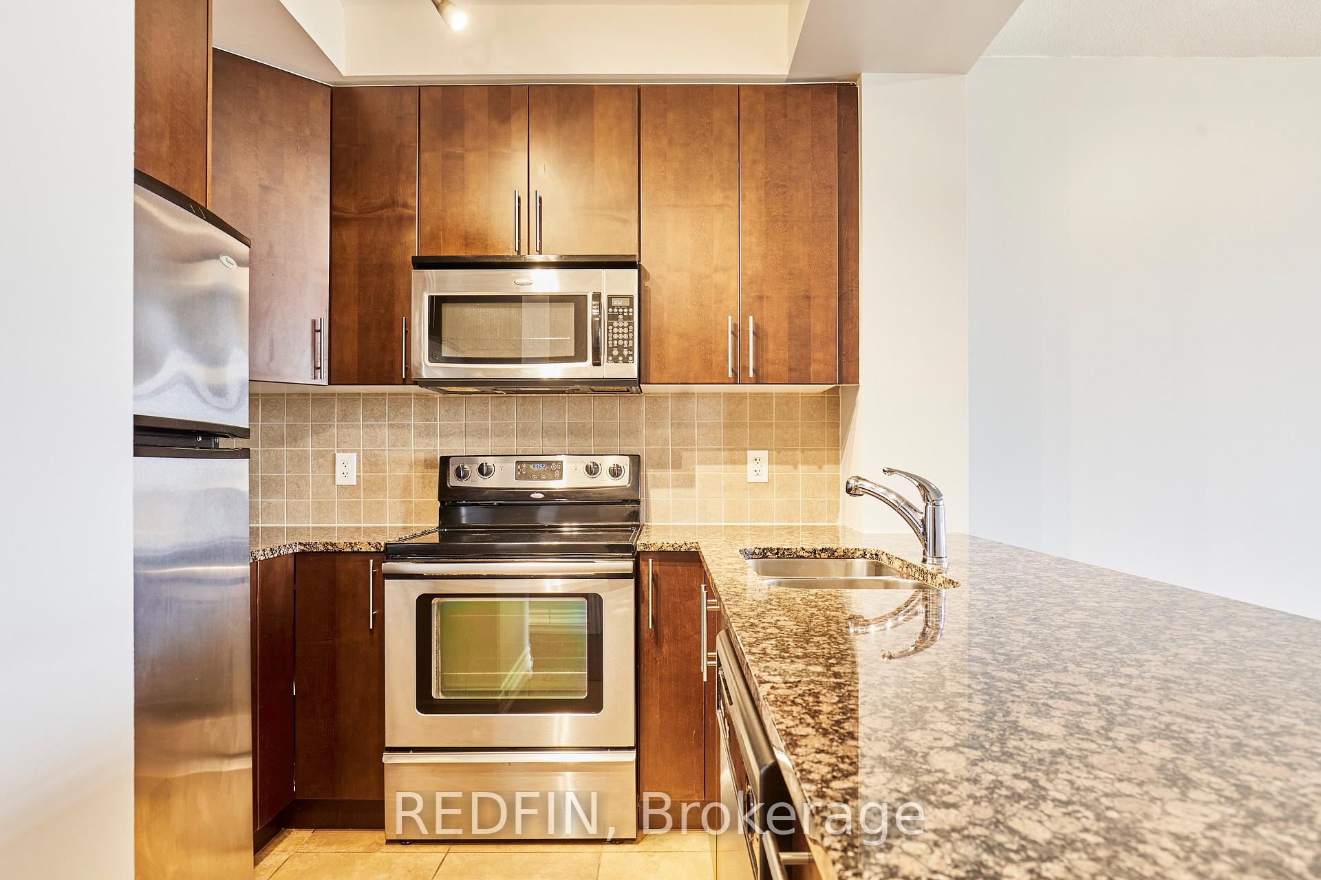 2 Bedrooms Condo at 9235 Jane, Vaughan For sale