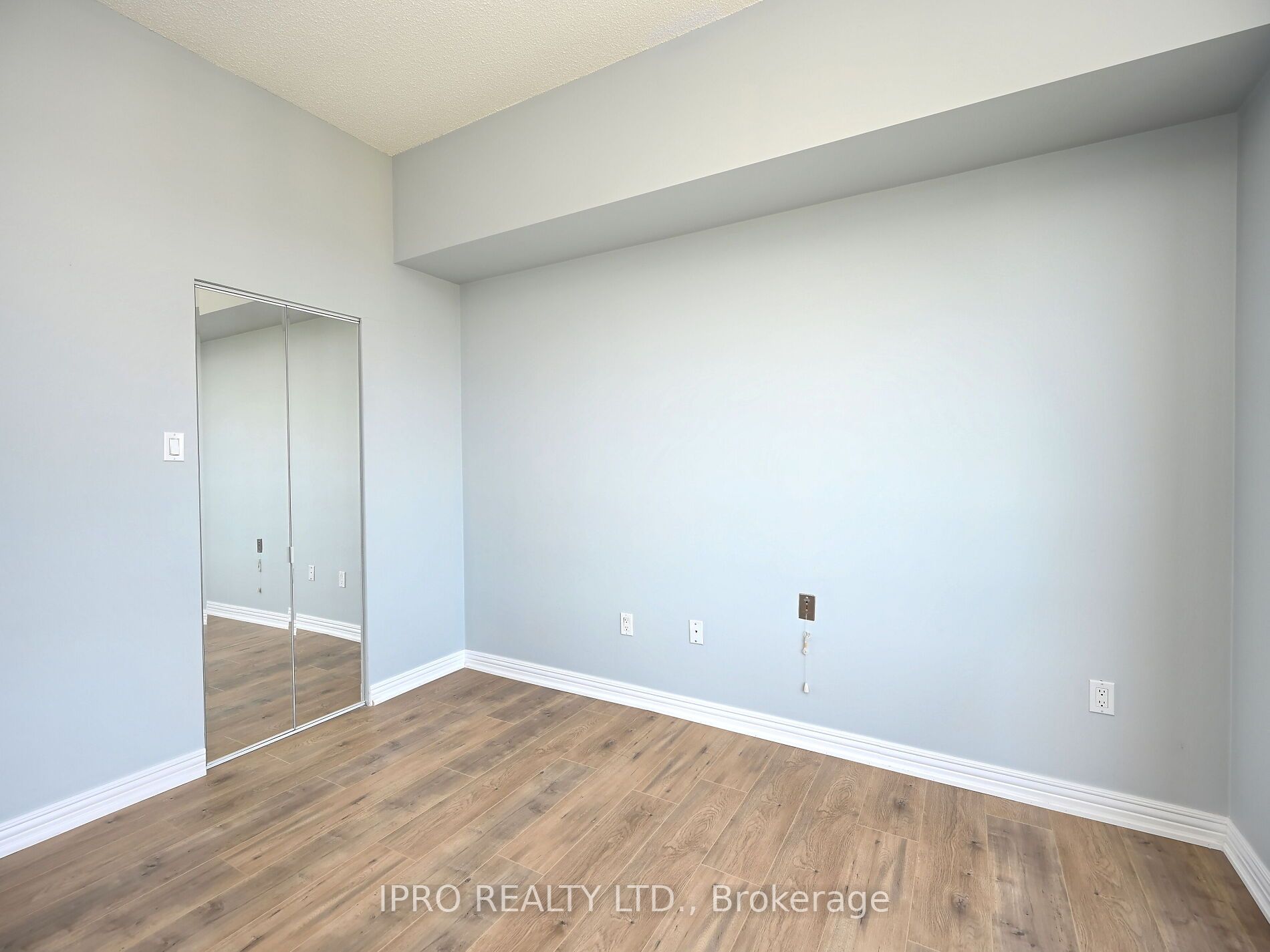 75 King Street E, #PH3