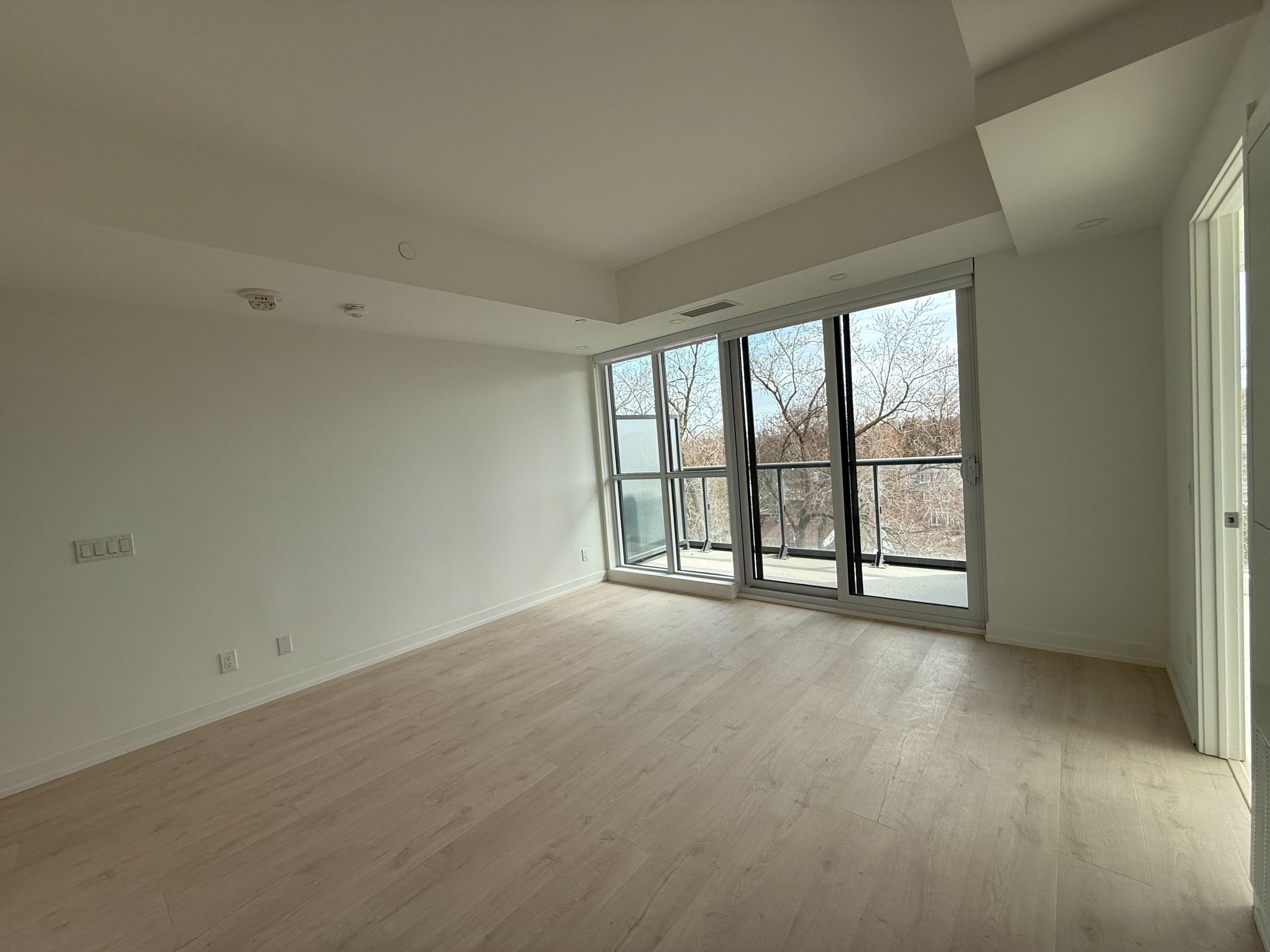 181 Sheppard Avenue E 423