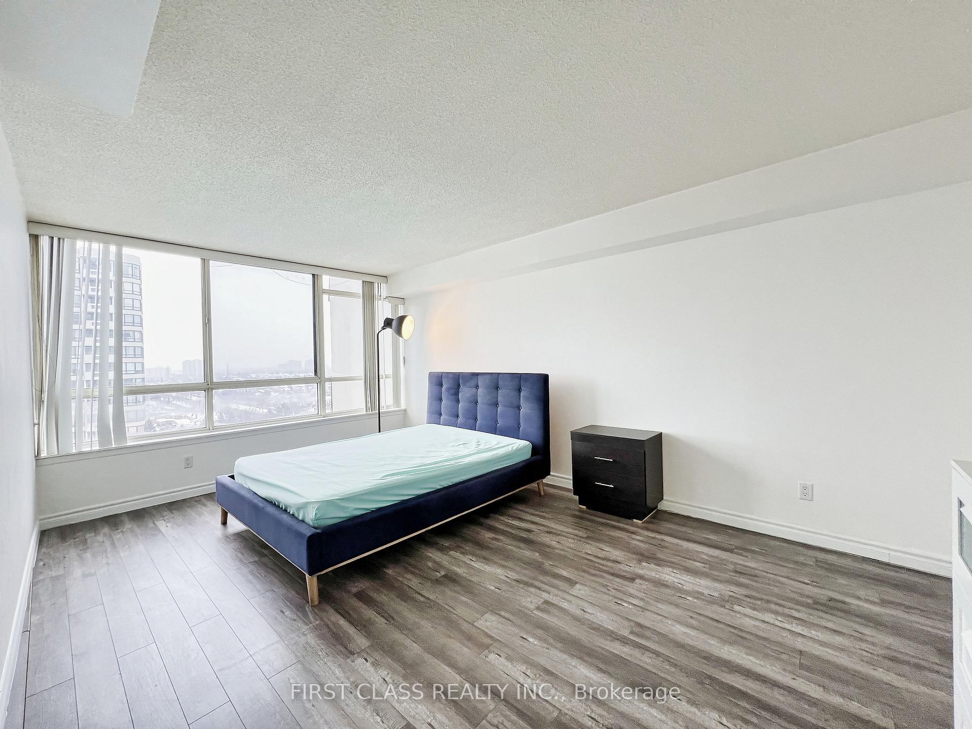 3 Bedrooms Condo at 275 Bamburgh, Toronto For sale