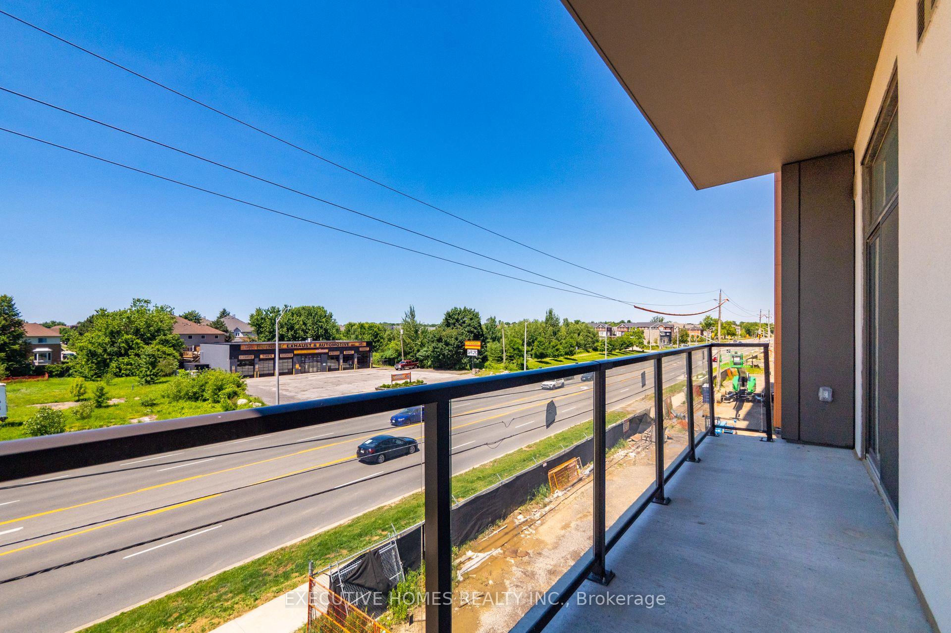 2 Bedrooms Condo at 450 Dundas, Hamilton For sale