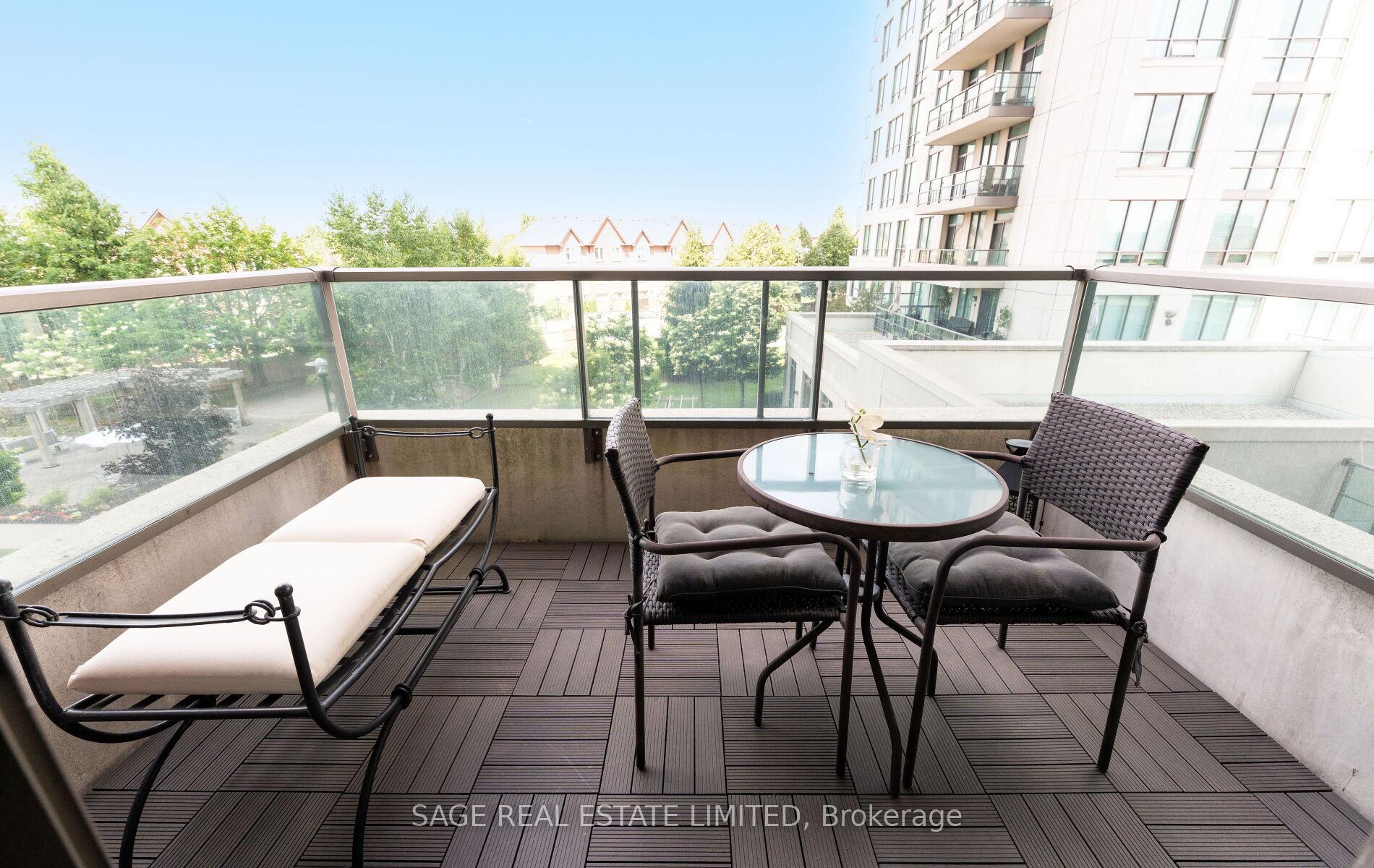 2 Bedrooms Condo at 88 Promenade, Vaughan For sale