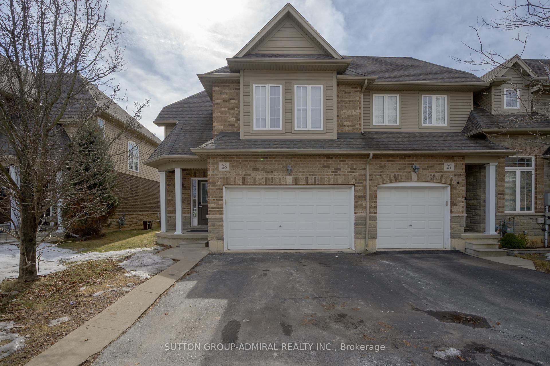 4 Bedrooms Condo at 6 Atessa,  Hamilton For sale