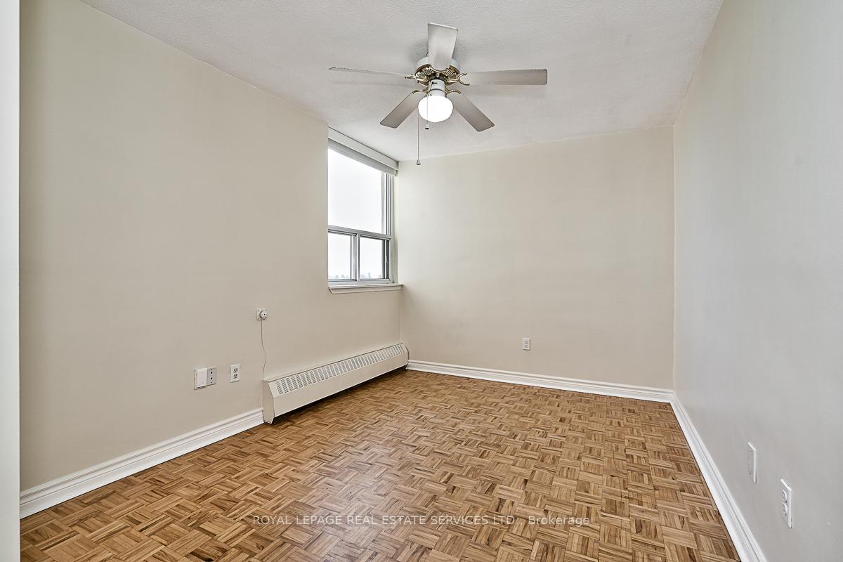 2 Bedrooms Condo at 2263 Marine, Oakville For sale