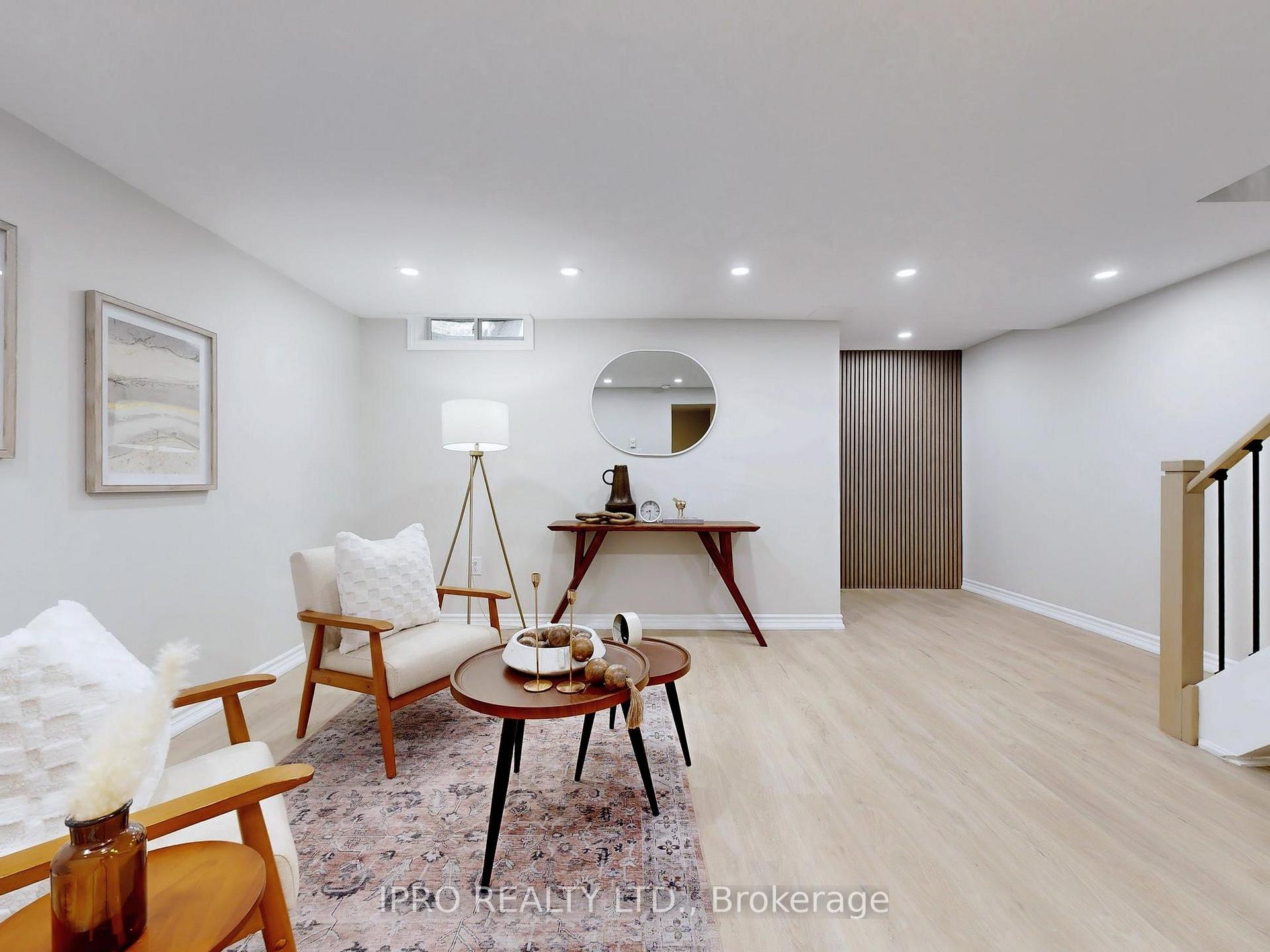 4 Bedrooms Condo at 61 Plum Tree, Toronto For sale