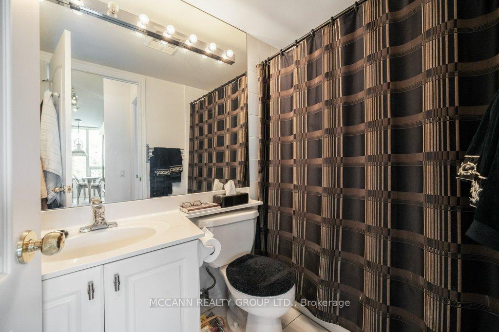 2 Bedrooms Condo at 18 William Carson, Toronto For sale